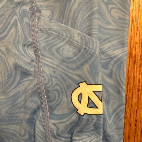 UNC Women’s Swirl Leggings - Blue - Picture 5 of 5